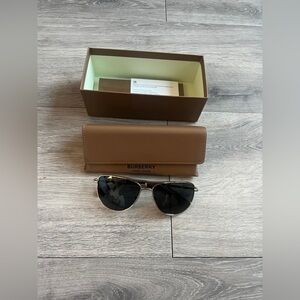 Burberry BE3148 Gold Aviator Sunglasses – Authentic, Made in Italy